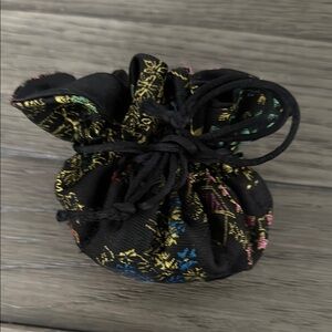 5/$20 Chinese Silk black floral jewelry travel pouch with drawstring